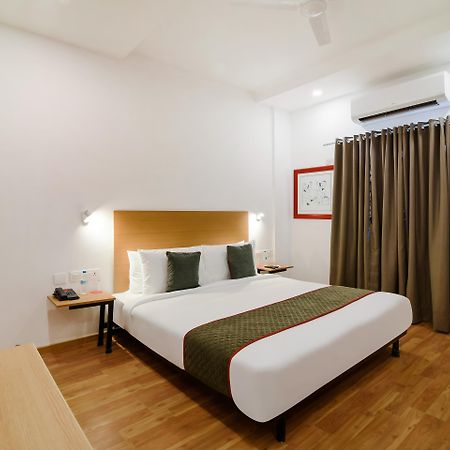 Oyo Townhouse 091 Nungambakkam Hotell Chennai Eksteriør bilde