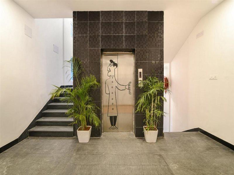 Oyo Townhouse 091 Nungambakkam Hotell Chennai Eksteriør bilde