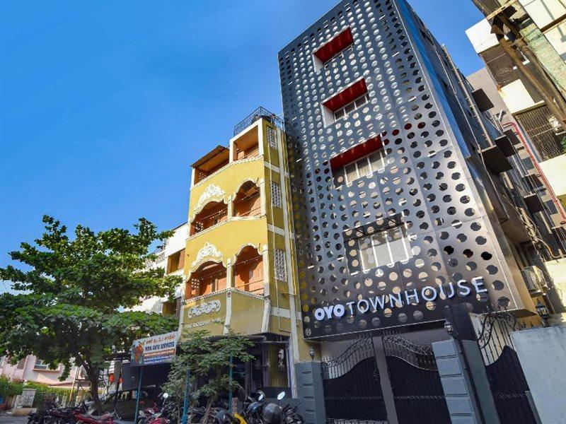 Oyo Townhouse 091 Nungambakkam Hotell Chennai Eksteriør bilde