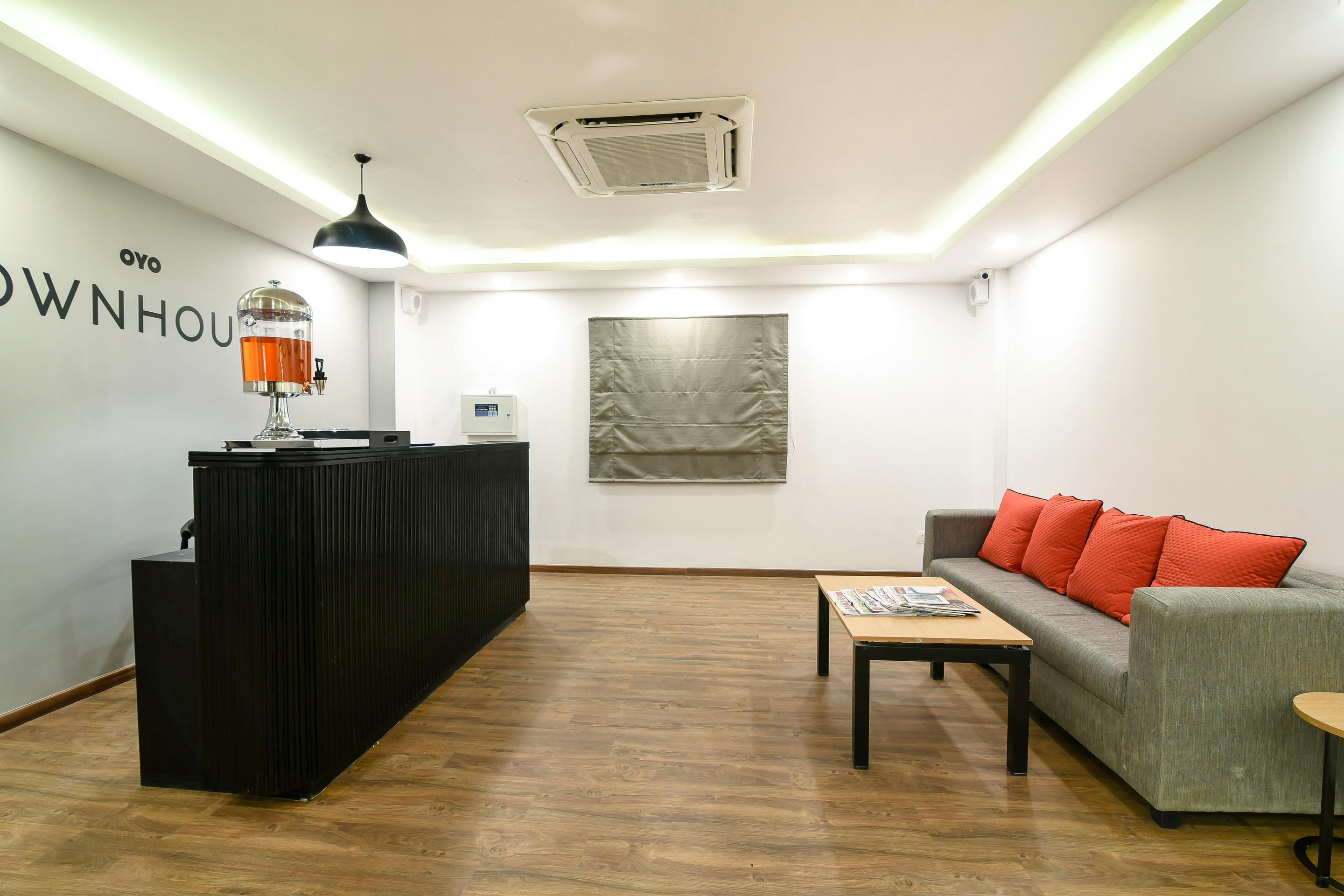 Oyo Townhouse 091 Nungambakkam Hotell Chennai Eksteriør bilde