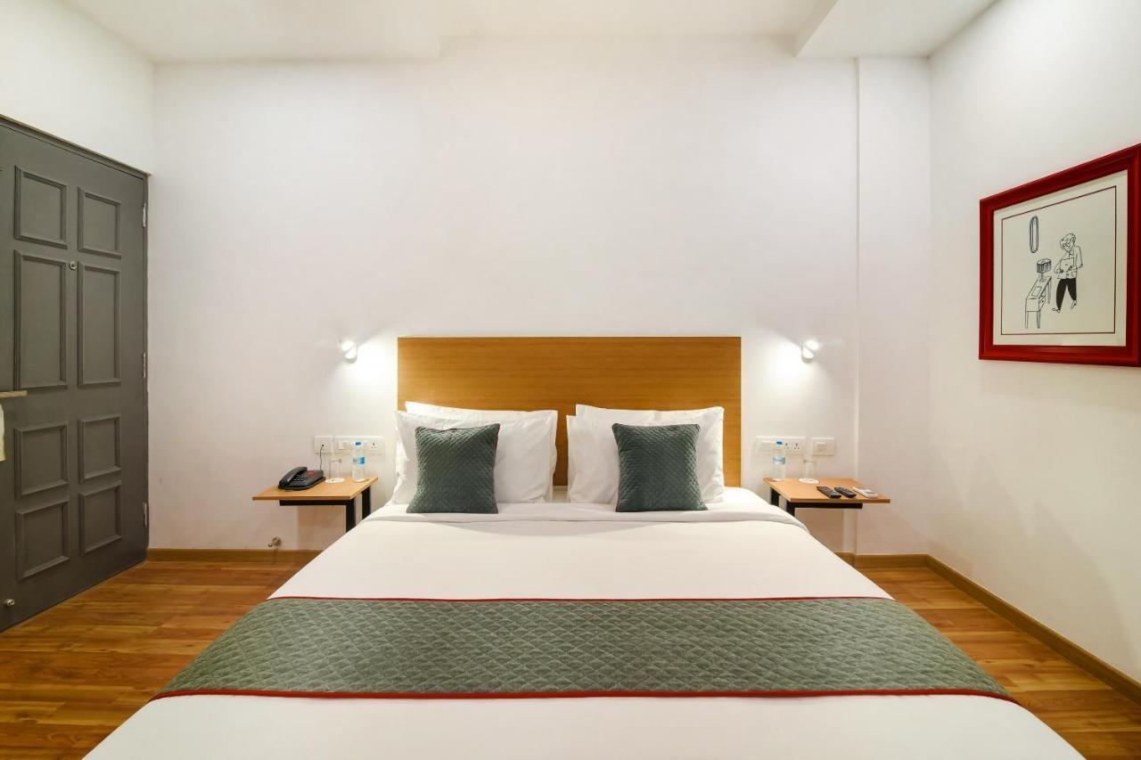 Oyo Townhouse 091 Nungambakkam Hotell Chennai Eksteriør bilde